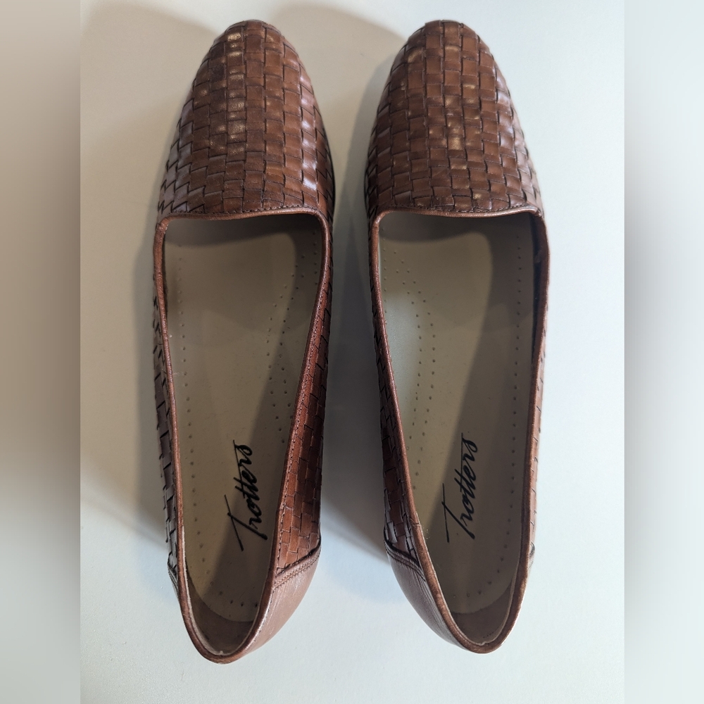 Trotters Leather Women's Liz Loafer shoes Brown 8.5
